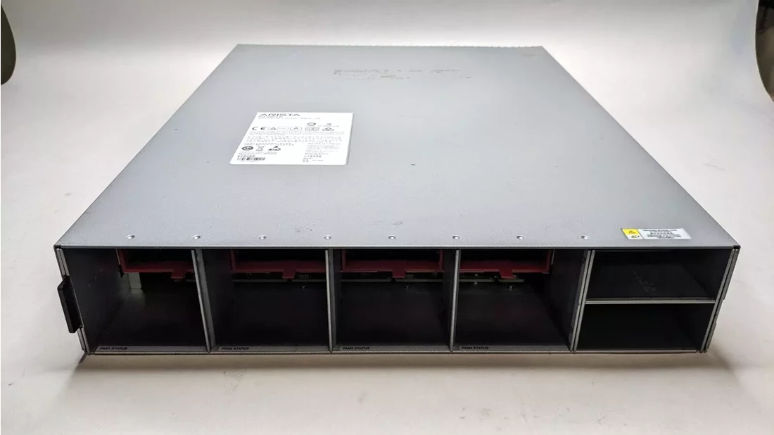 Arista 64x 100GB QSFP100 2x 10GB SFP+ F-B Air Switch