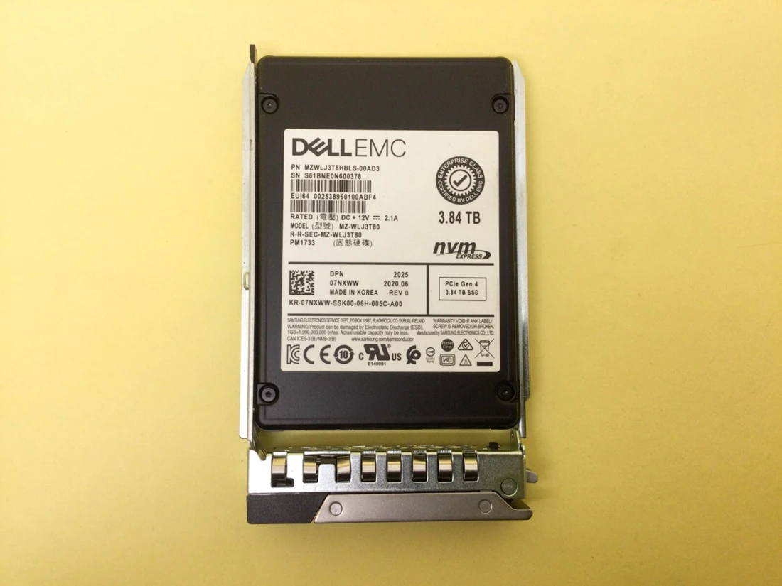 Dell 7NXWW 3.84TB Express Flash NVMe Gen4 Read Intensive(RI) TLC