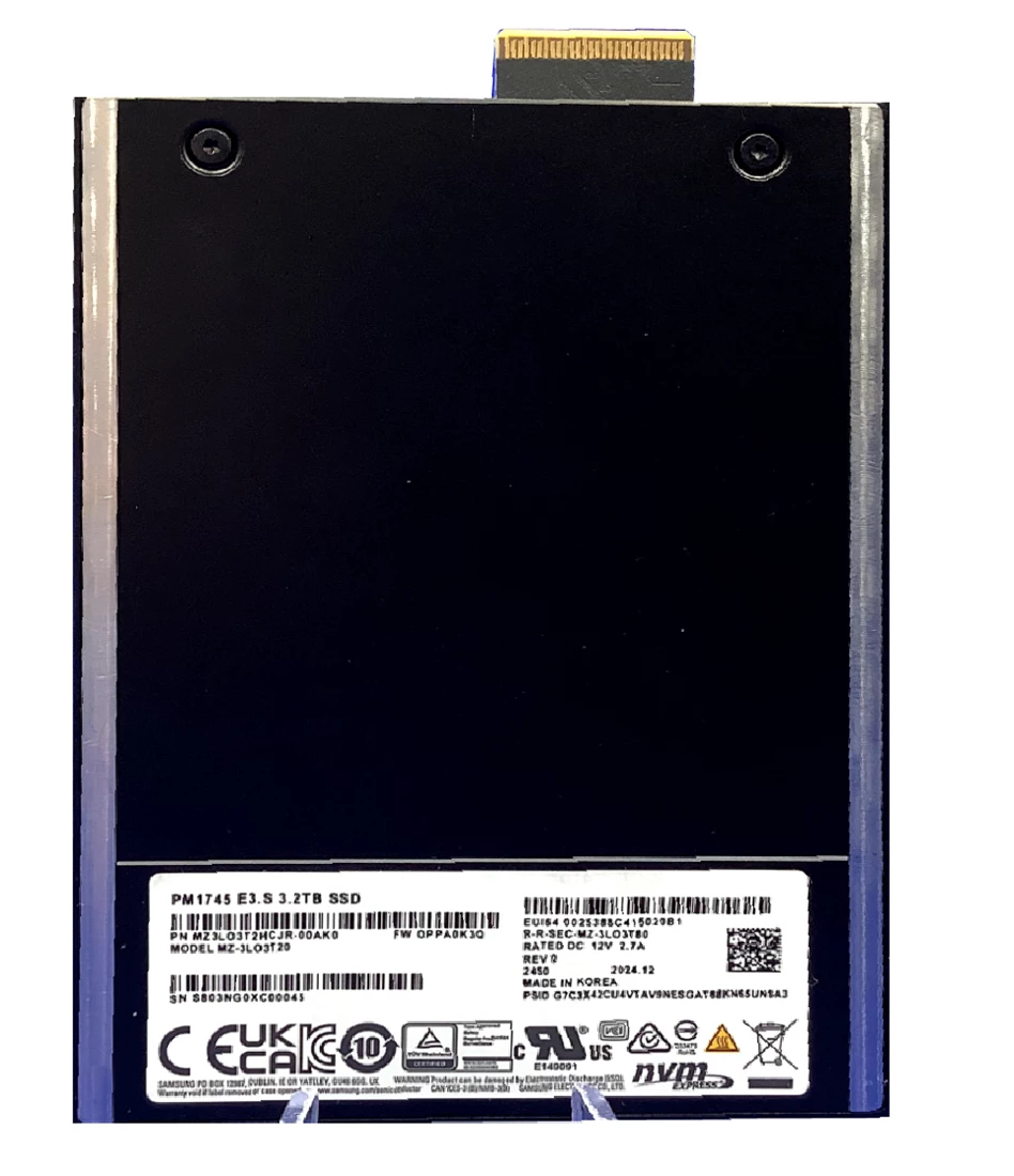 Samsung PM1745 MZ3LO3T2HCJR-00AK0 3.2TB PCIe 5.0 E3.S NVMe SSD