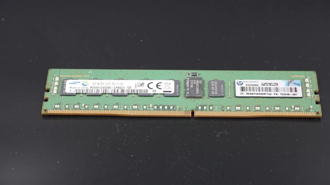 Samsung 8GB M393A1G40DB0 DDR4 SDRAM×4枚