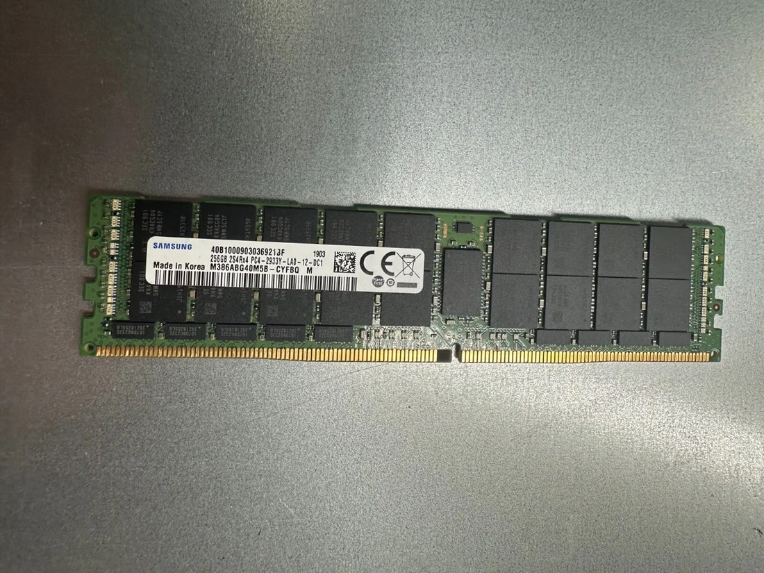 Lenovo 01PE871 256GB PC4-23400 DDR4-2933MHz 3DS RDIMM
