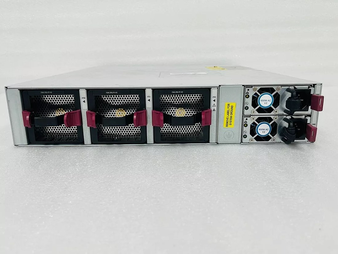 Cisco 8102-64H-O 8000 Series 8102 Router - Rack-mountable